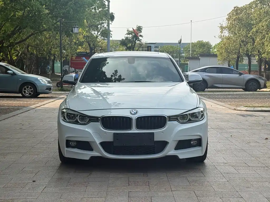 BMW 3 Series 2018 — фото 2
