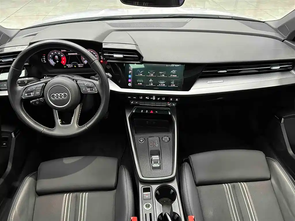 Audi A3 2023 — фото 2