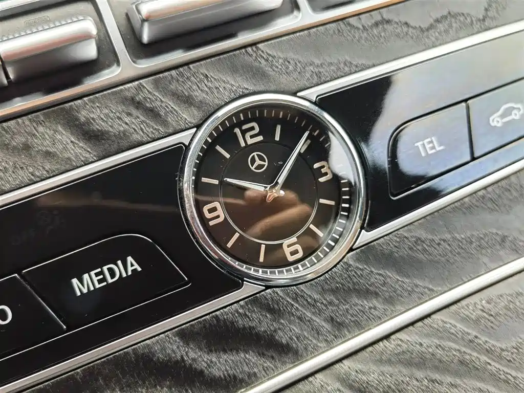 Mercedes-Benz E-Class 2020 — фото 29