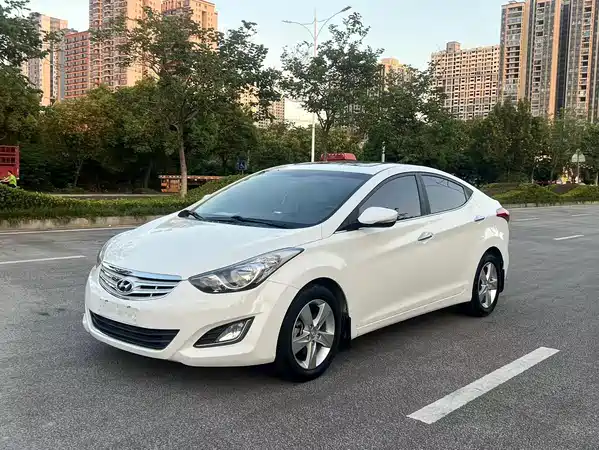 Hyundai Elantra Langdong 2013