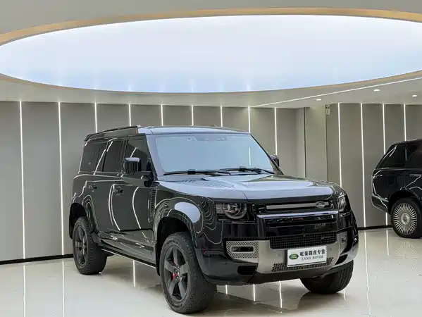 Land Rover Defender 2023