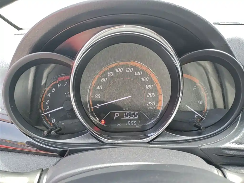 Toyota Yaris L 2020 — фото 12