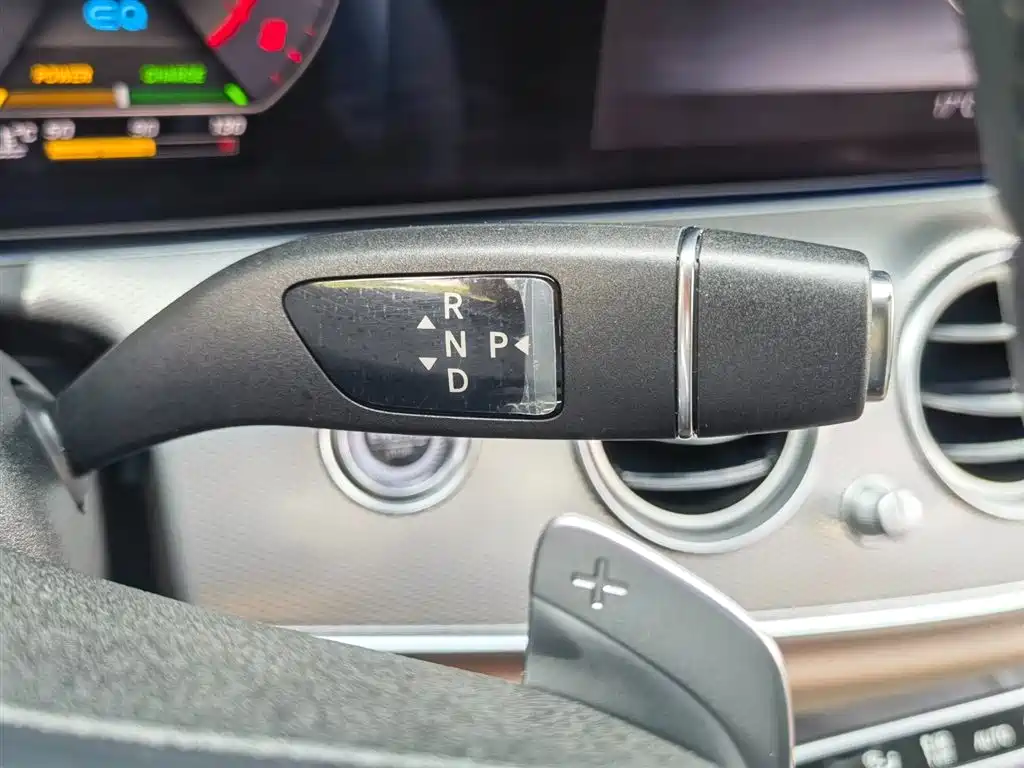 Mercedes-Benz E-Class 2020 — фото 12
