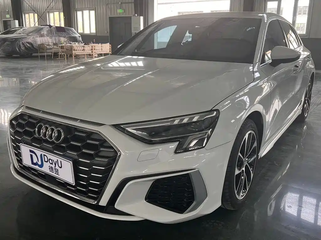 Audi A3 2023 — фото 1