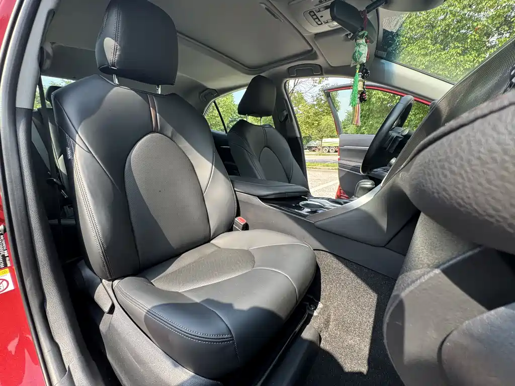 Toyota Camry 2018 — фото 11