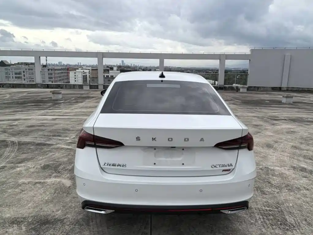 Skoda Octavia 2024 — фото 14