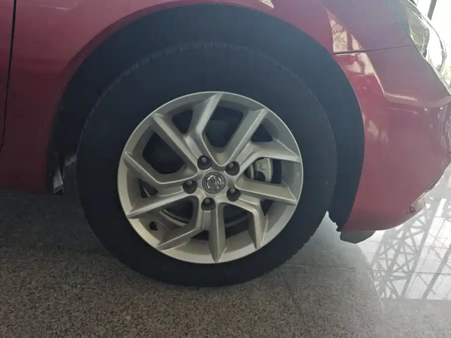 Nissan Tiida 2020