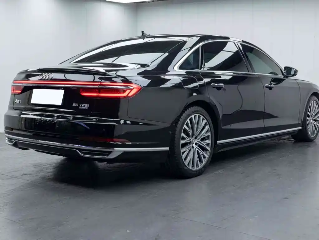 Audi A8 2019 — фото 14