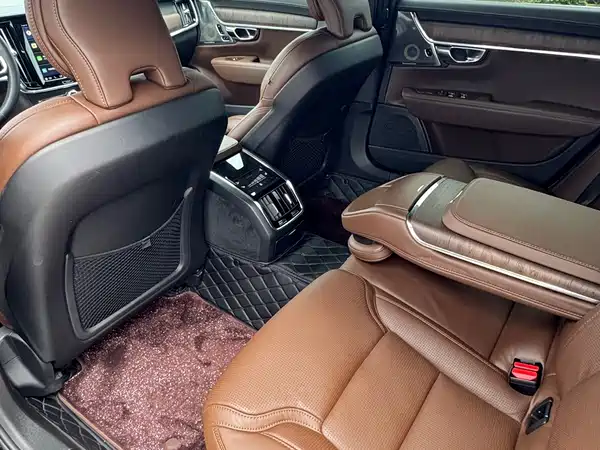 Volvo S90 2024