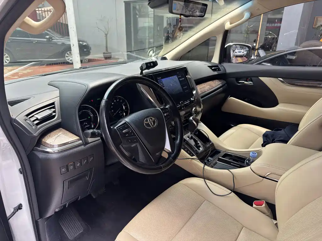 Toyota Alphard 2021 — фото 7