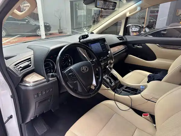 Toyota Alphard 2021
