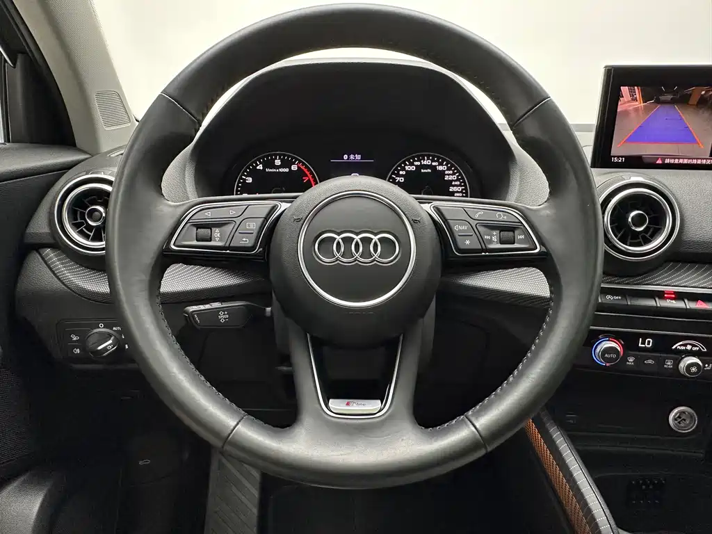 Audi Q2L 2021 — фото 18