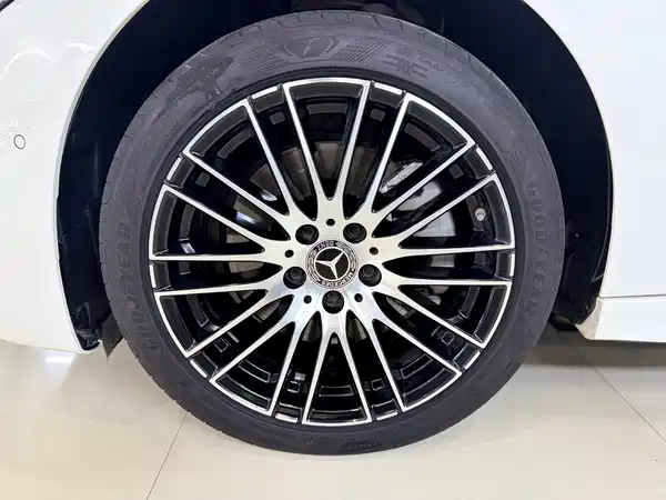 Mercedes-Benz C-Class 2024