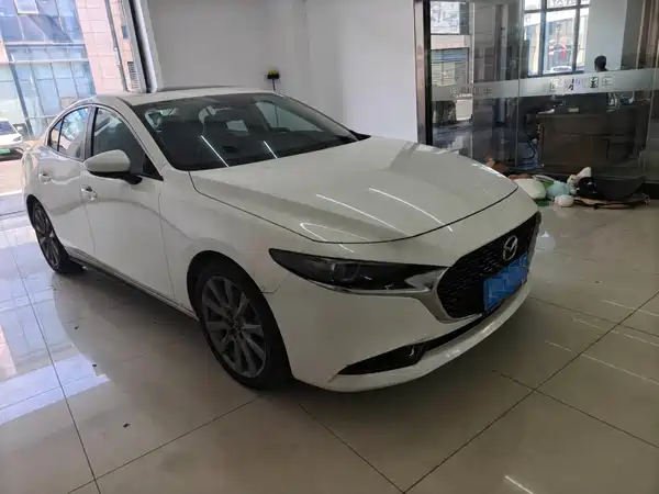 Mazda 3 Axela 2022