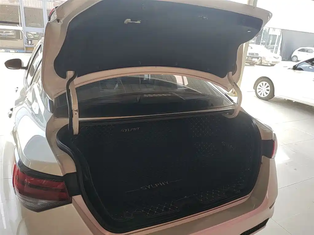 Nissan Sylphy 2019 — фото 19