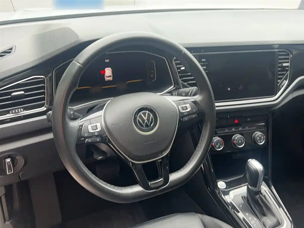 Volkswagen T-Roc 2023 — фото 4