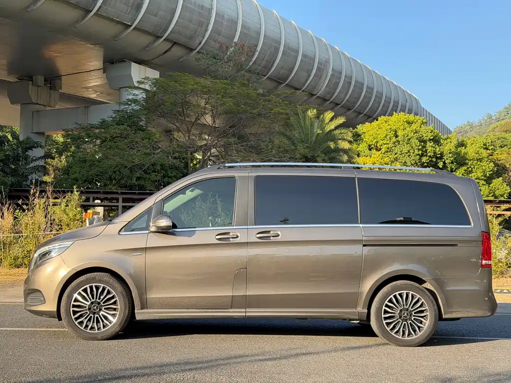 Mercedes-Benz V-Class 2018 — фото 7