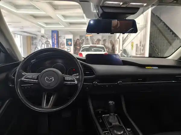 Mazda 3 Axela 2022