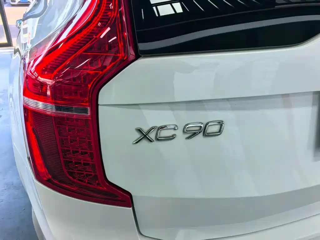 Volvo XC90 2019 — фото 24