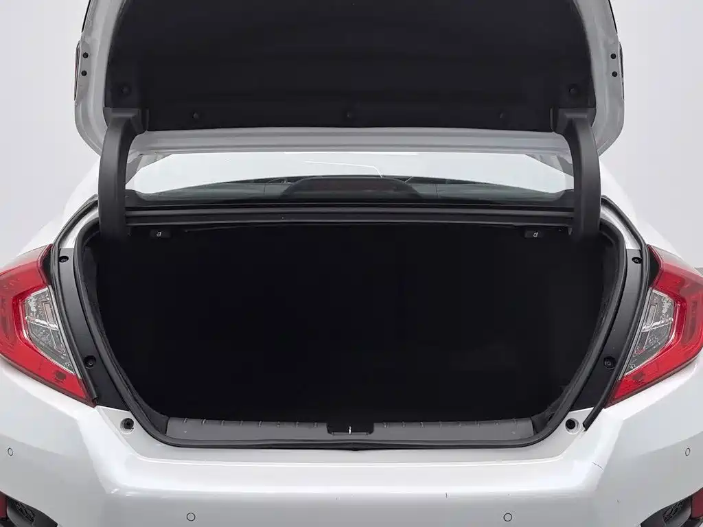 Honda Civic 2018 — фото 16