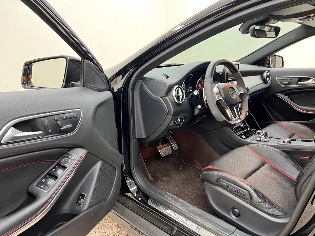 Mercedes-Benz GLA AMG 2015 — фото 10