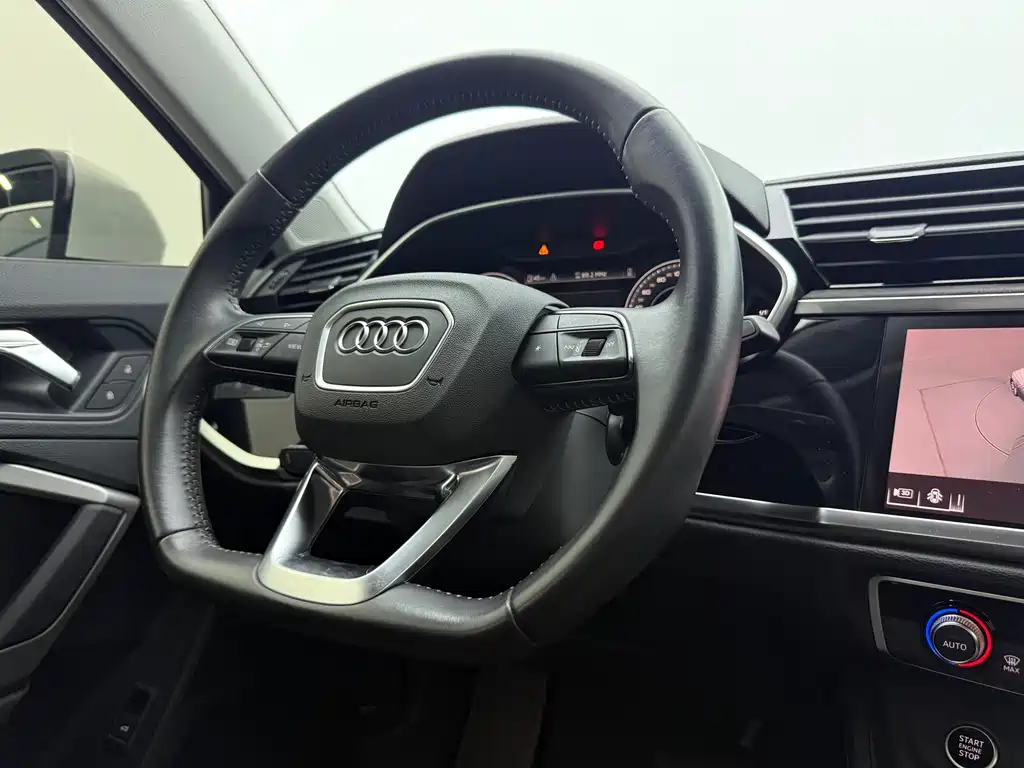 Audi Q3 2022 — фото 13