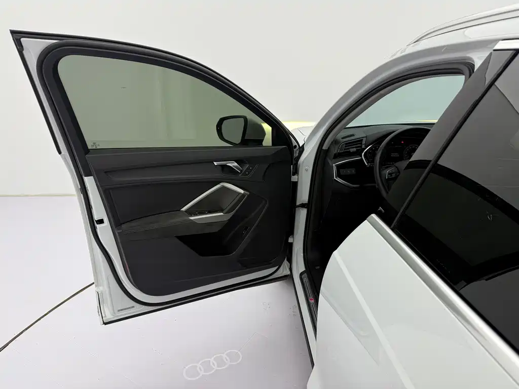Audi Q3 2022 — фото 20
