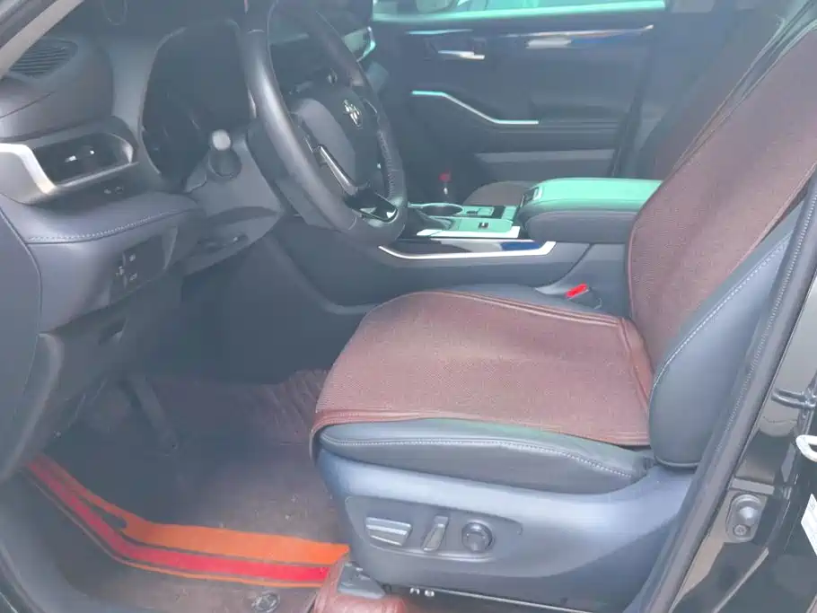 Toyota Highlander 2024 — фото 9