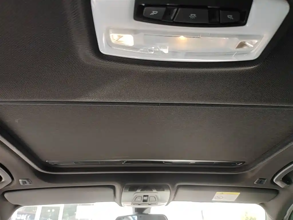 BMW 3 Series 2017 — фото 18