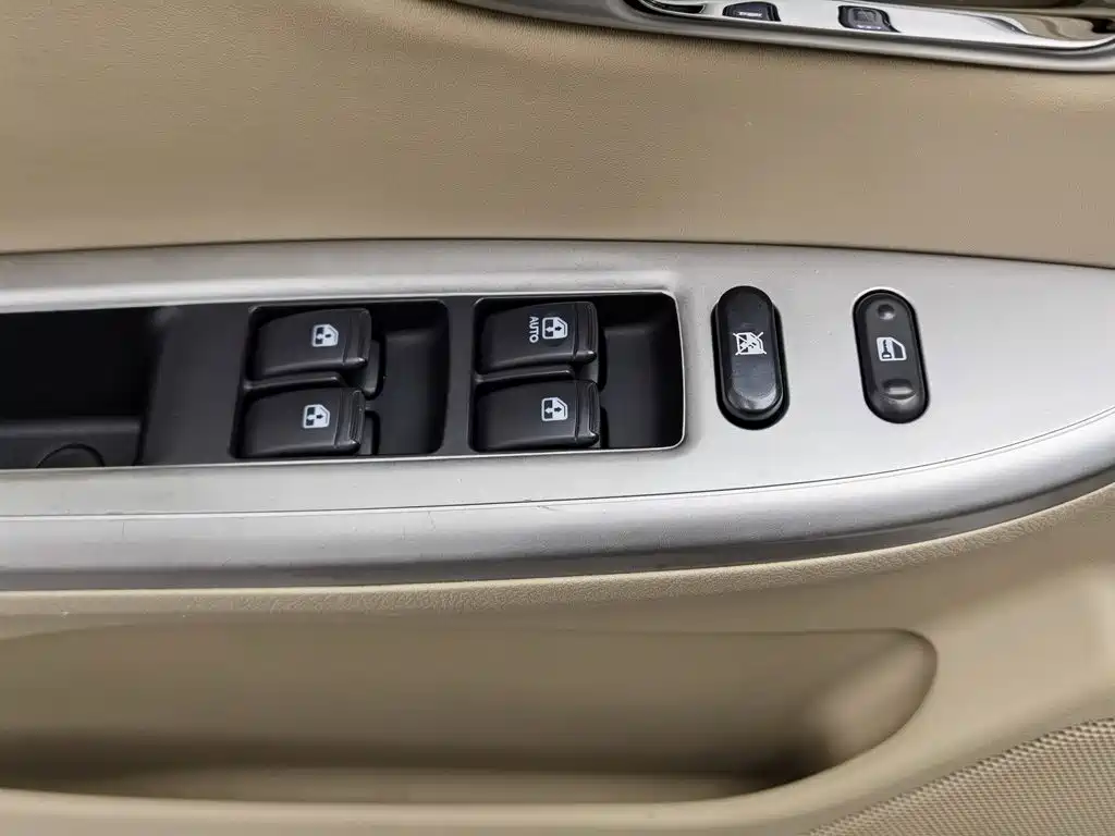 Buick Excelle 2014 — фото 9