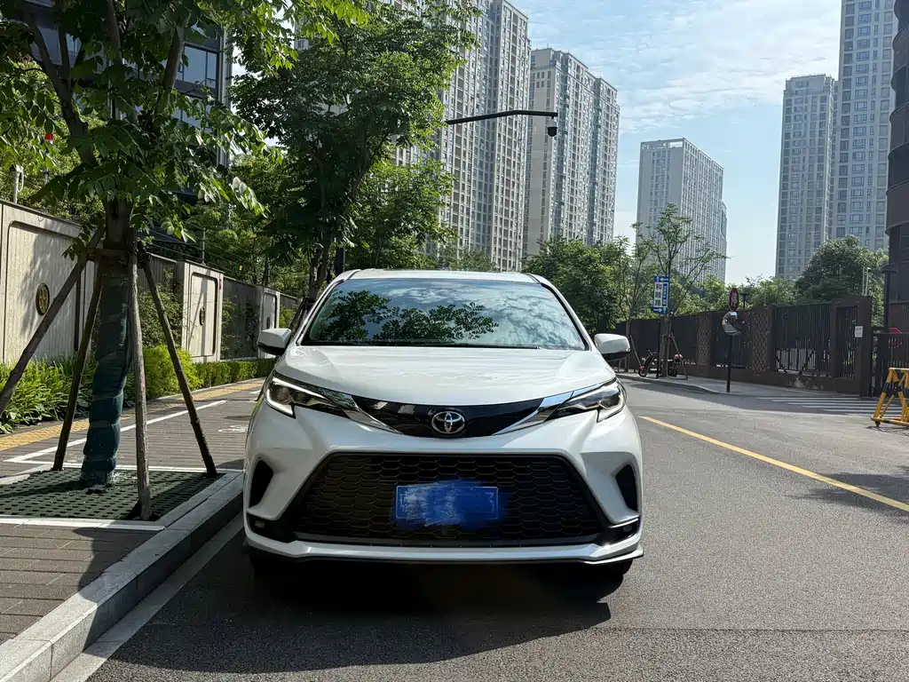 Toyota Granvia 2025