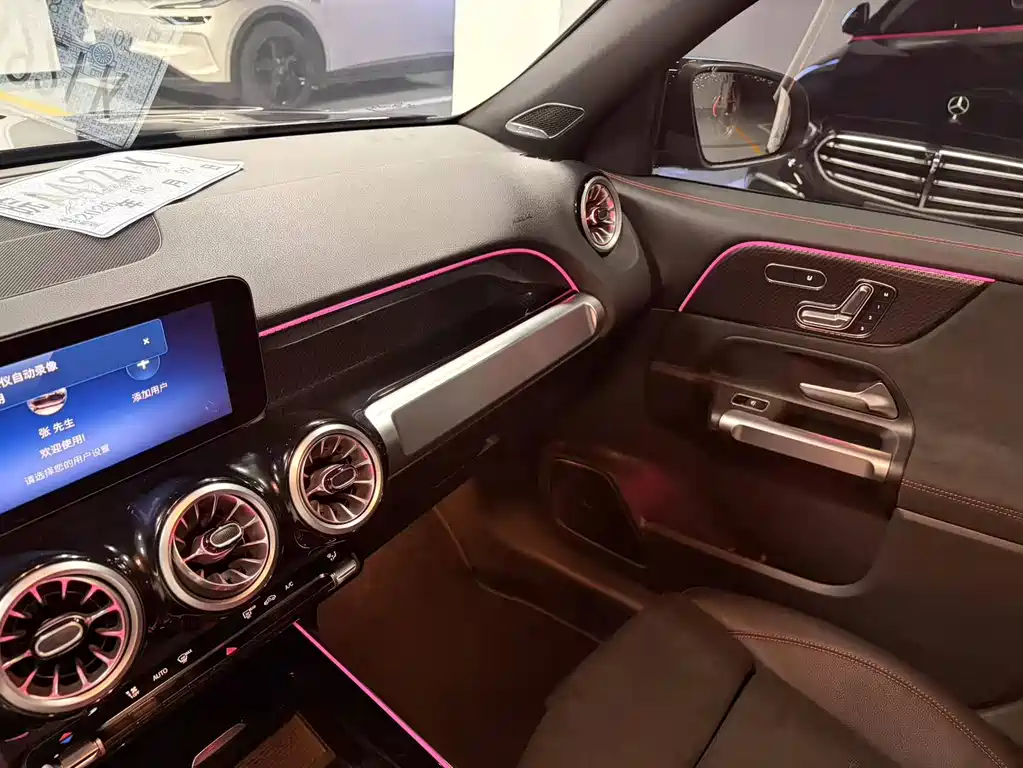 Mercedes-Benz GLB AMG 2025 — фото 11
