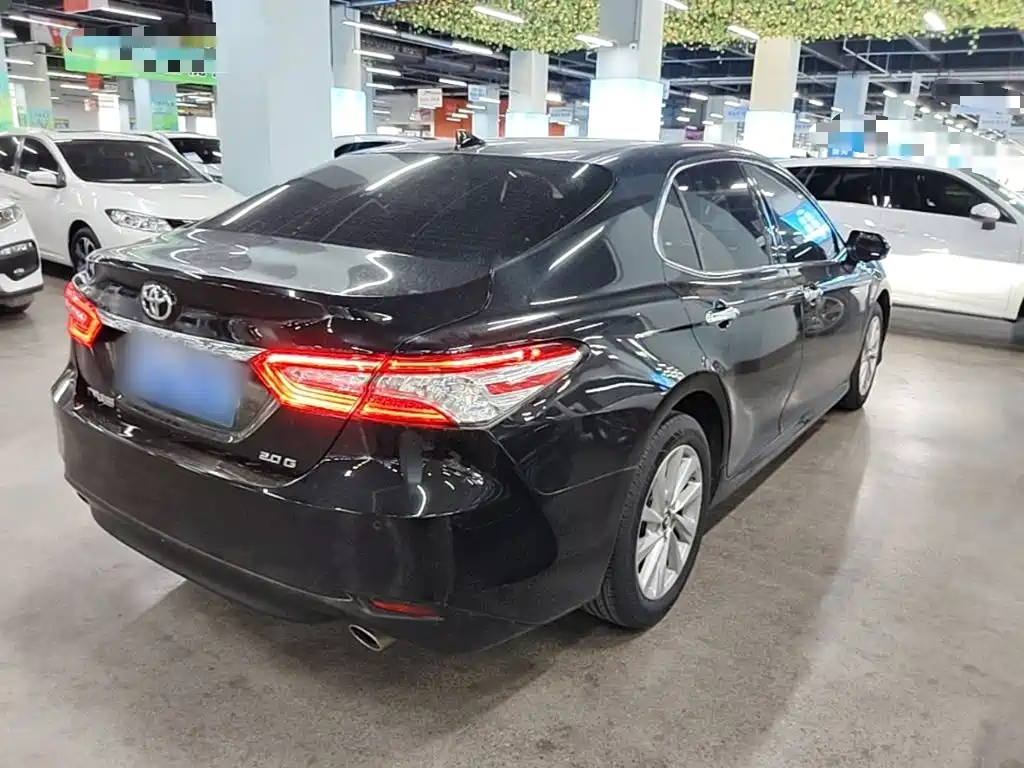 Toyota Camry 2021