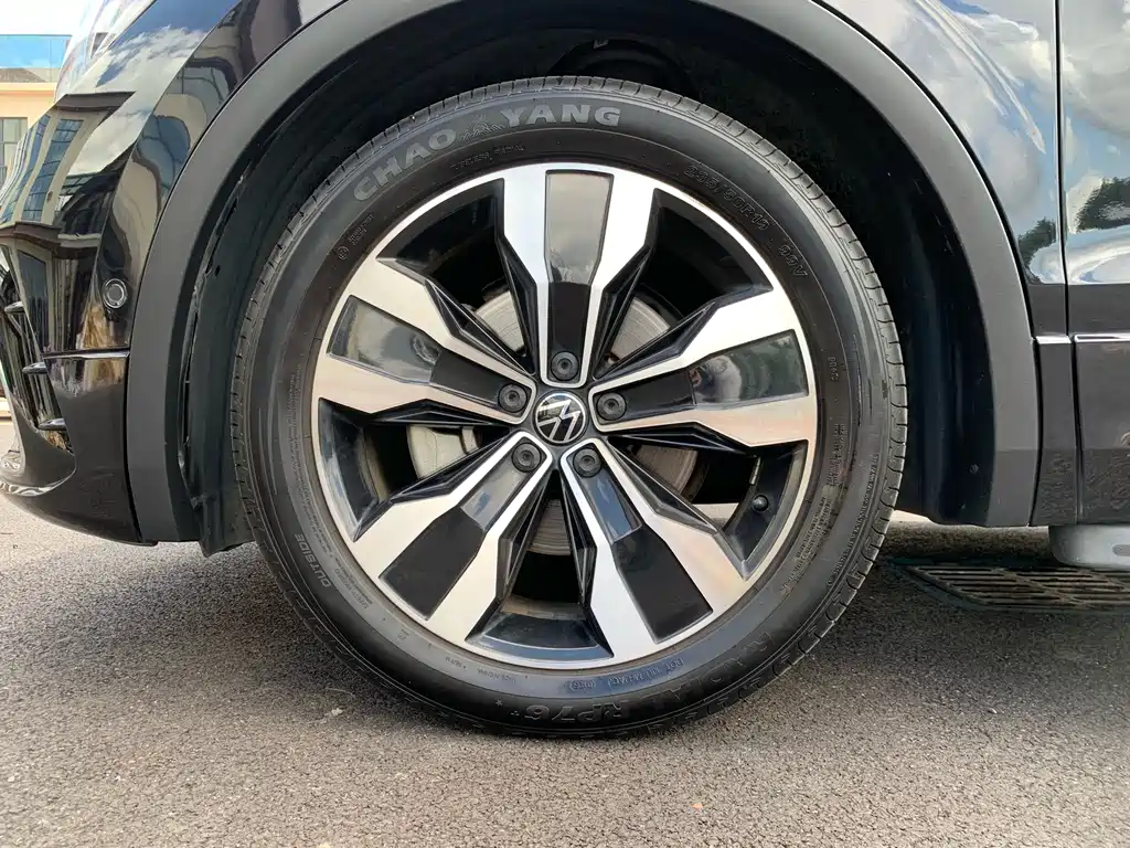 Volkswagen Tiguan L 2022 — фото 11