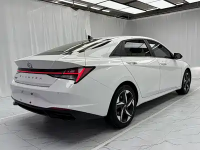 Hyundai Elantra 2022
