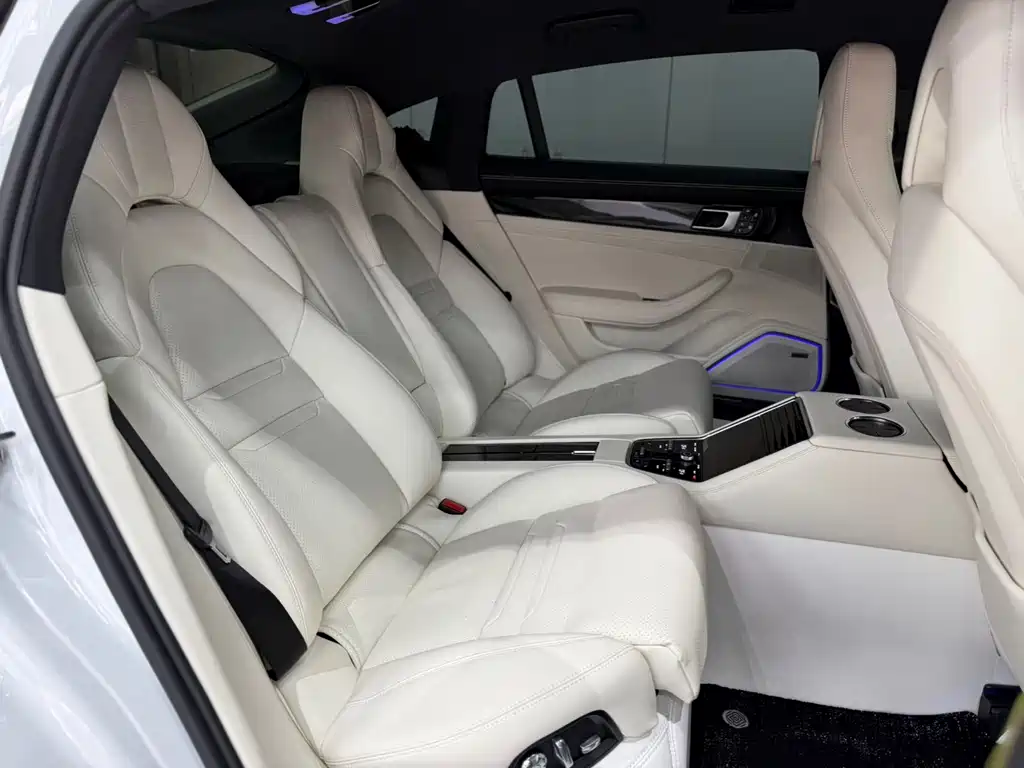 Porsche Panamera 2019 — фото 10