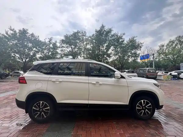Dongfeng Forthing T5 2019