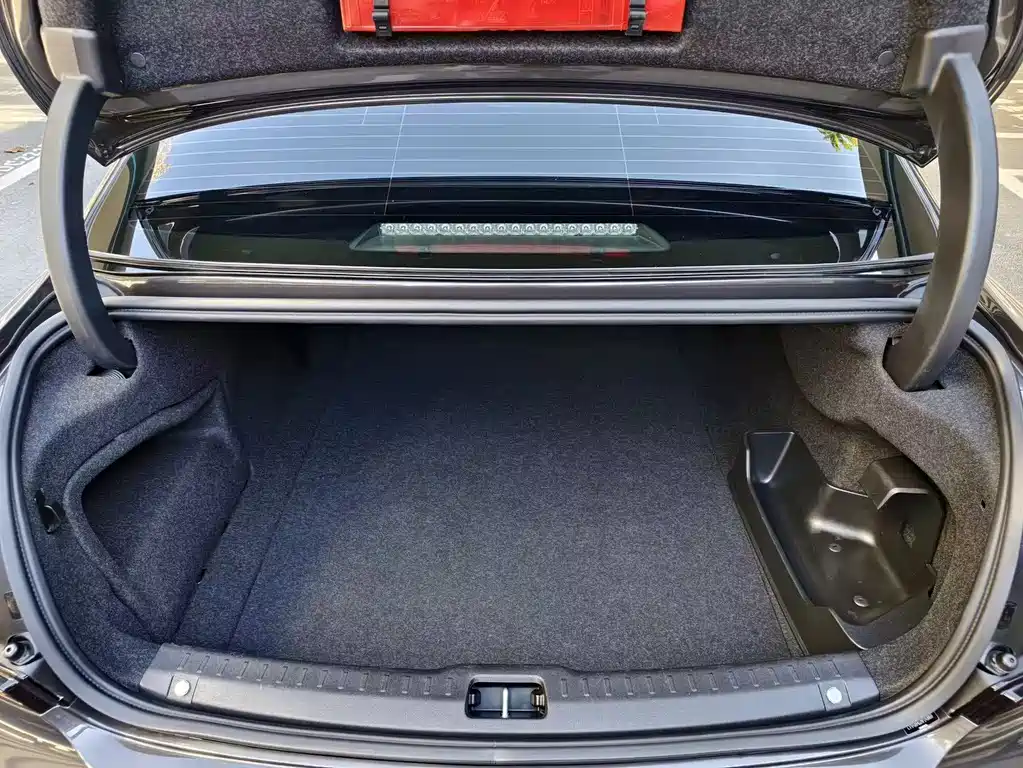 Volvo S90 PHEV 2021 — фото 17