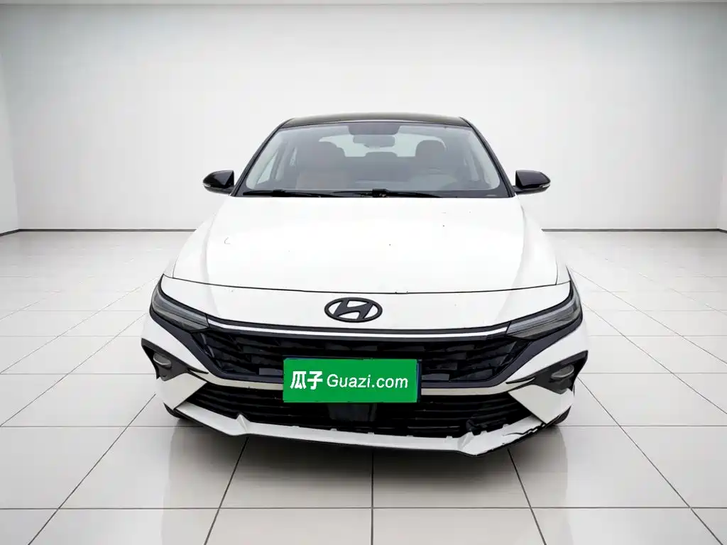 Hyundai Elantra 2024