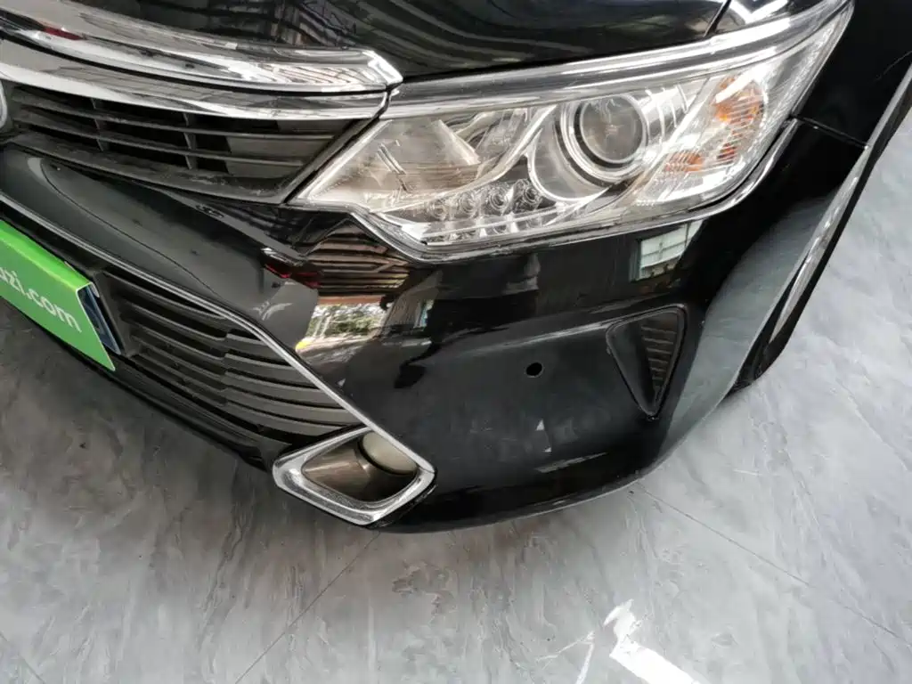 Toyota Camry 2015 — фото 24