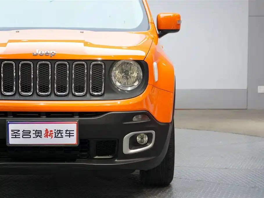 Jeep Renegade 2018 — фото 3