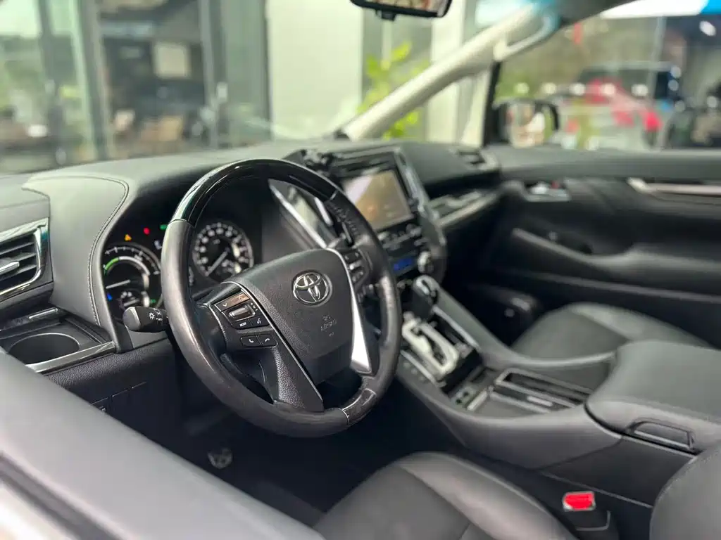 Toyota Vellfire 2020 — фото 9