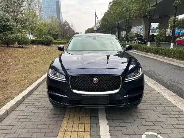 Jaguar F-PACE 2018