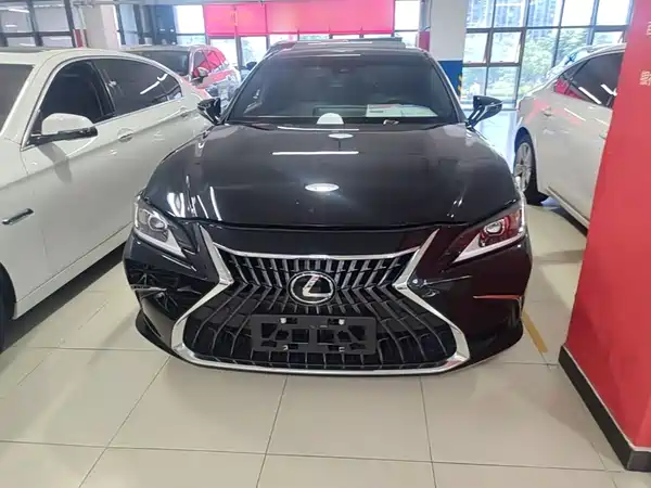 Lexus ES 2023