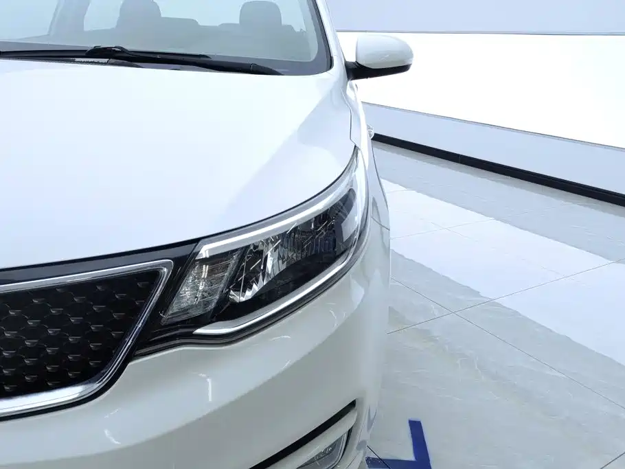 Kia K2 2015