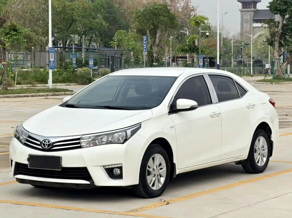Toyota Corolla 2017 — фото 1