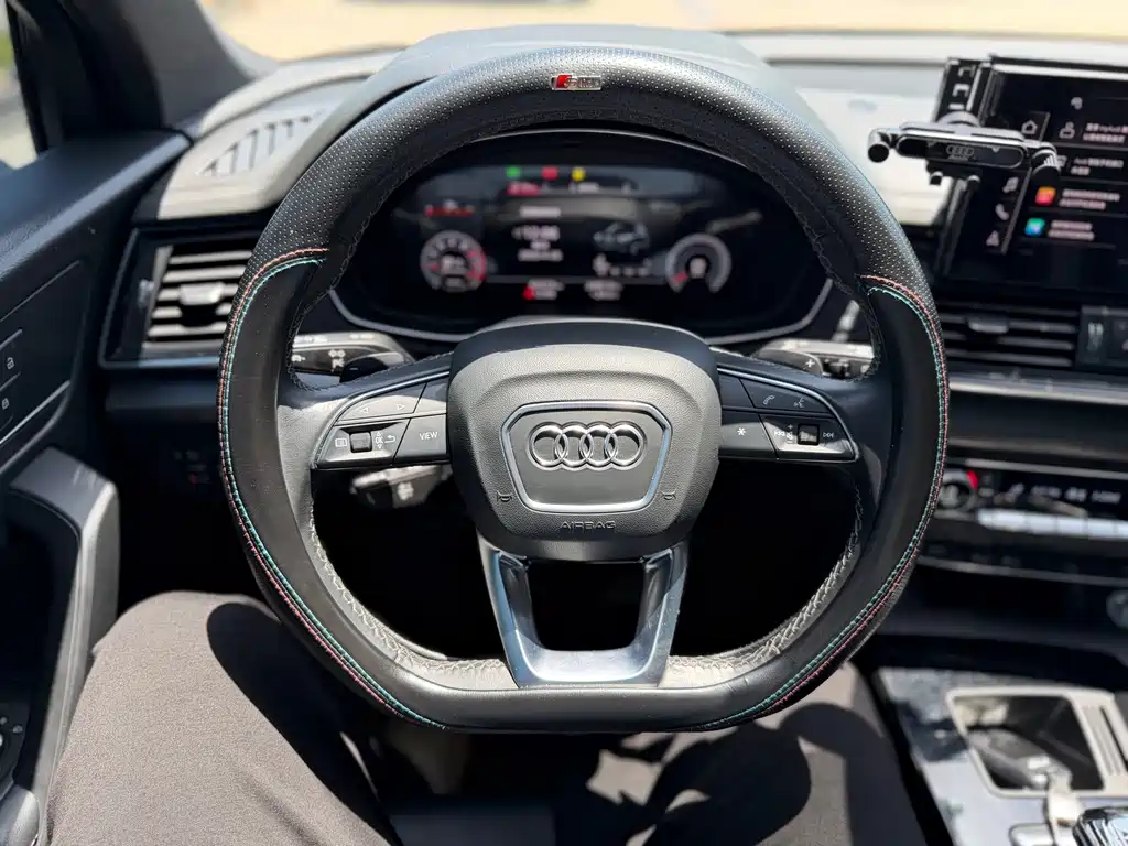 Audi Q5L 2023 — фото 18