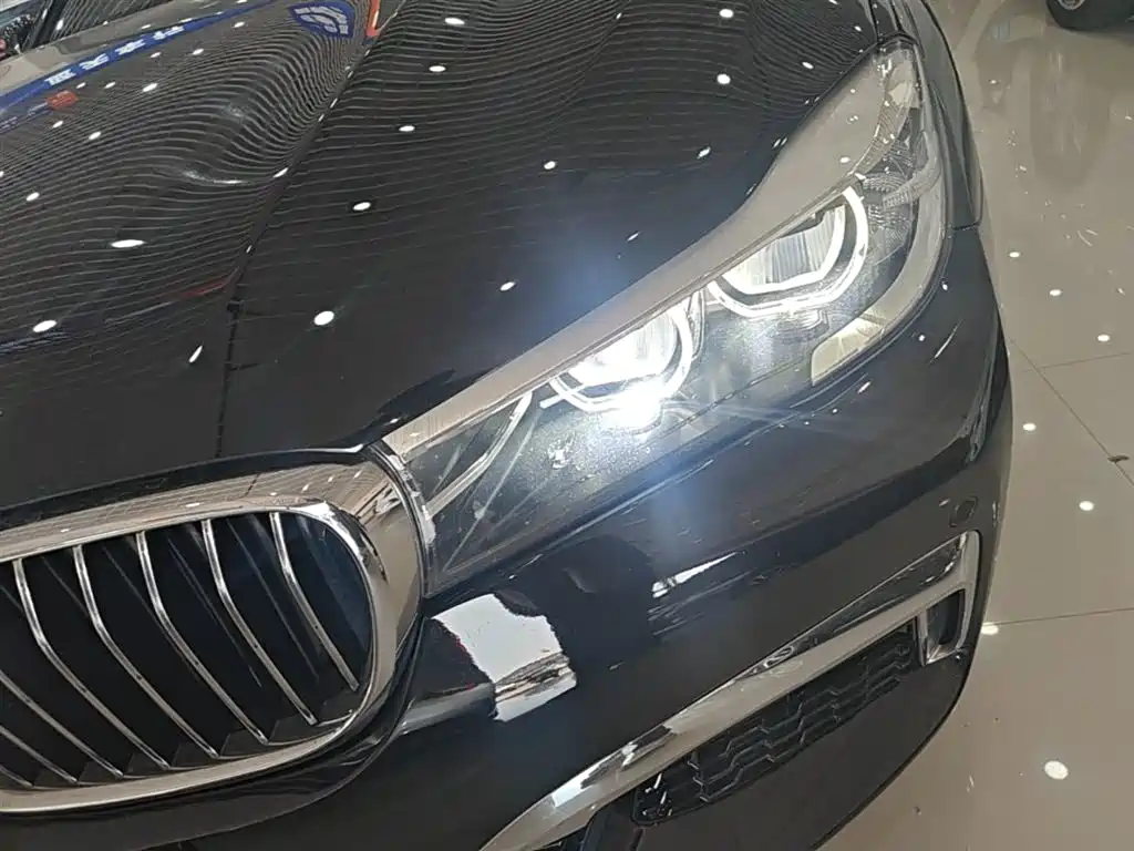 BMW 7 Series 2018 — фото 24