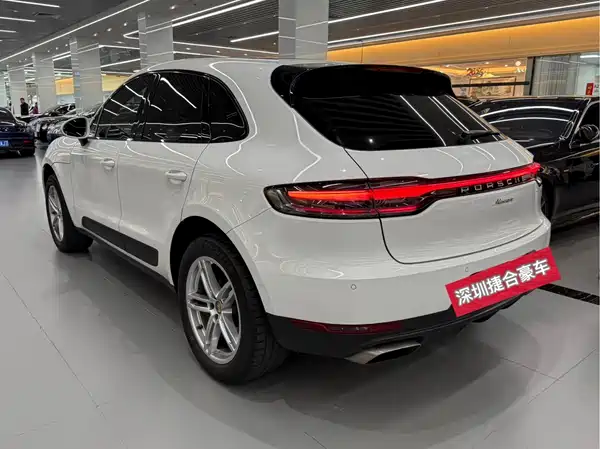 Porsche Macan 2021