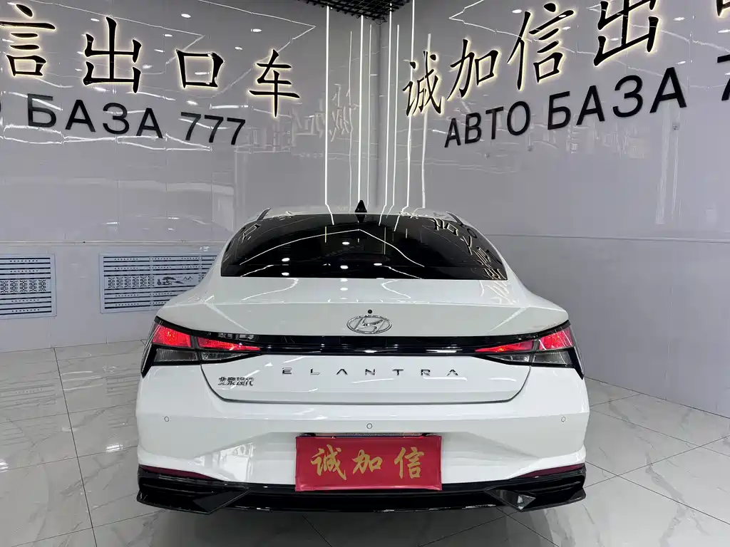 Hyundai Elantra 2022